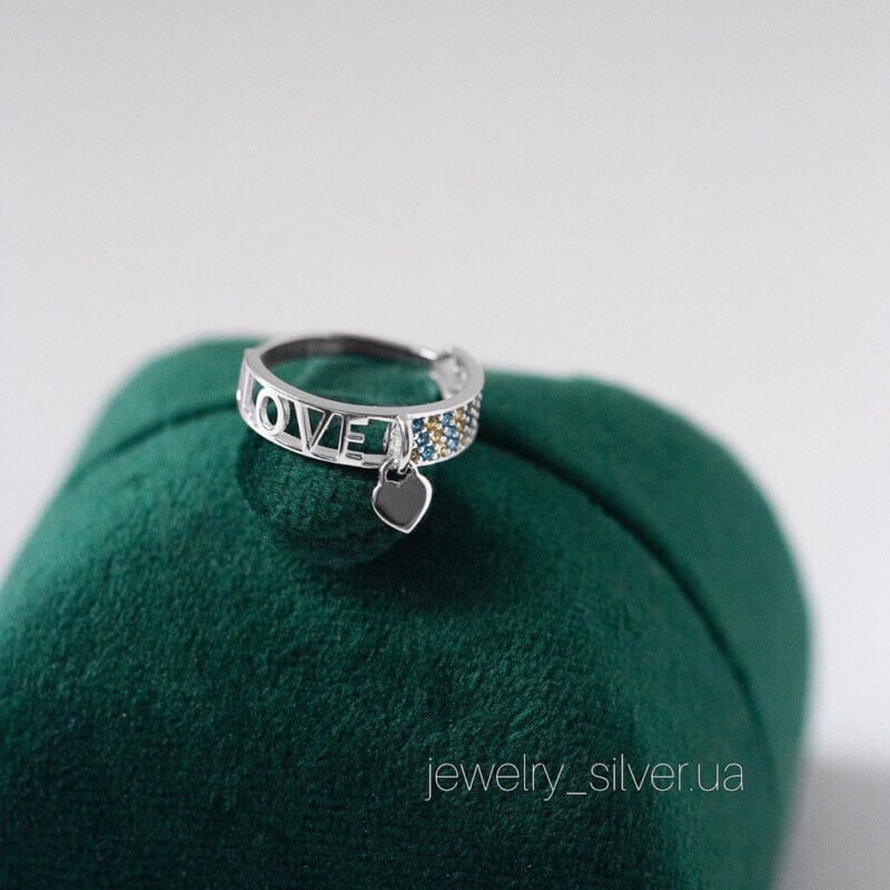 Срібна каблучка love