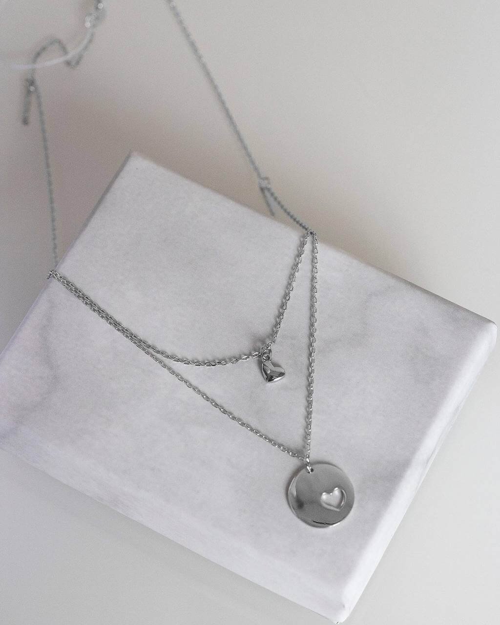 Подвійне срібне кольє з сердечком