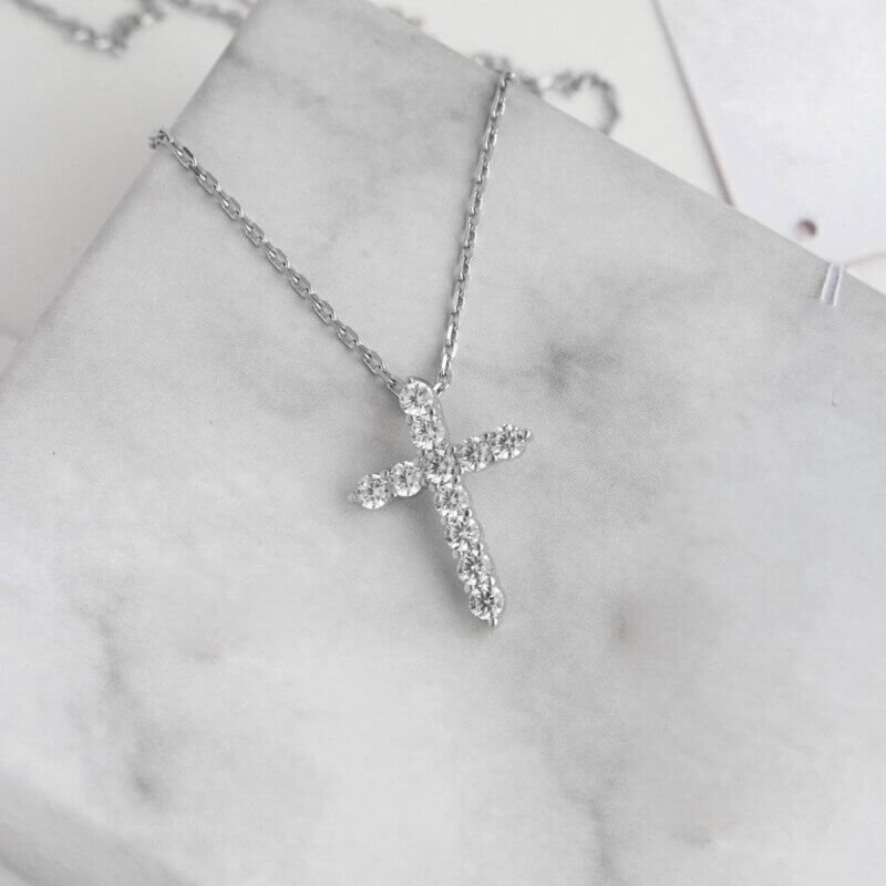 Лаконічне срібне кольє Хрестик