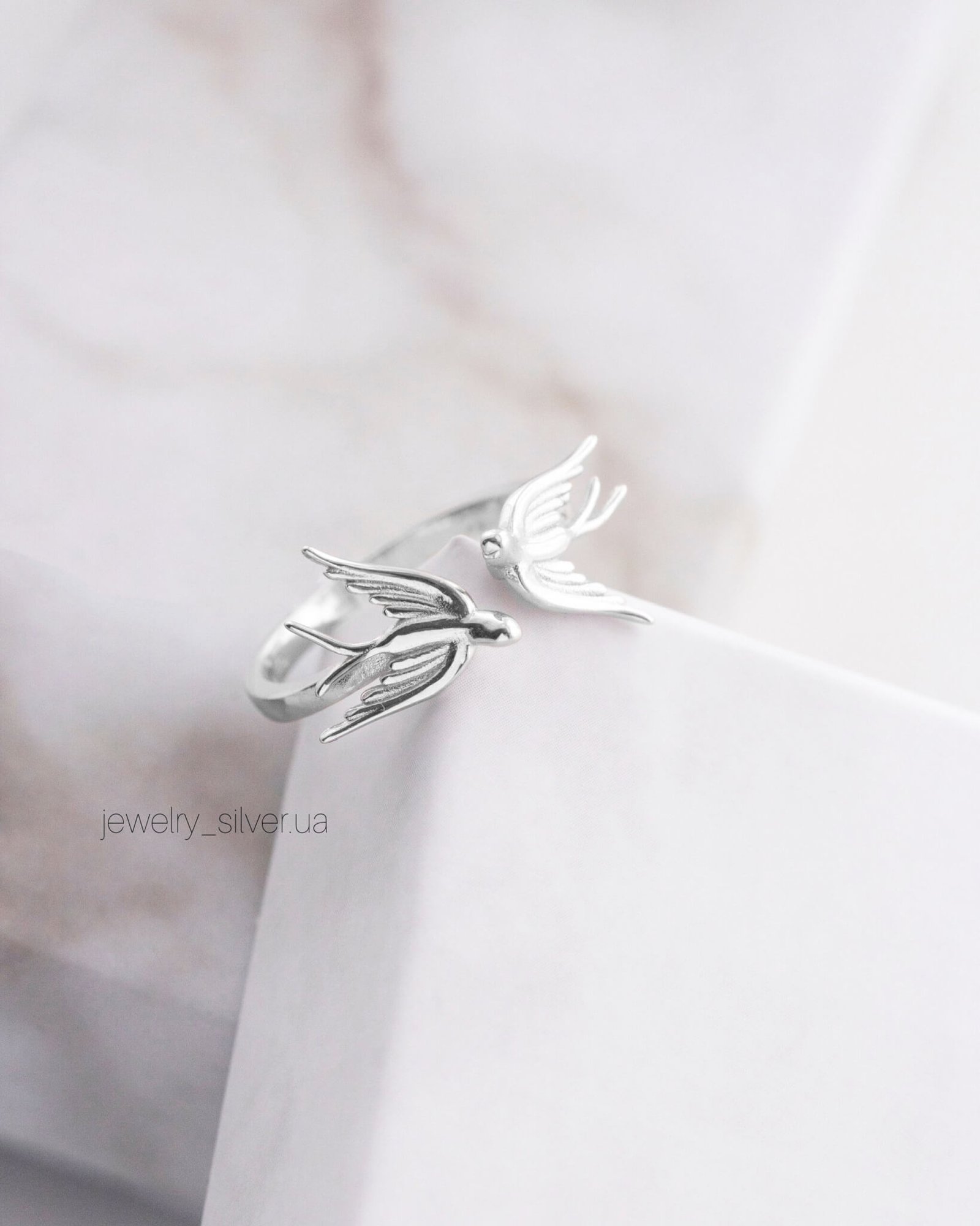 Срібна каблучка Ластівки