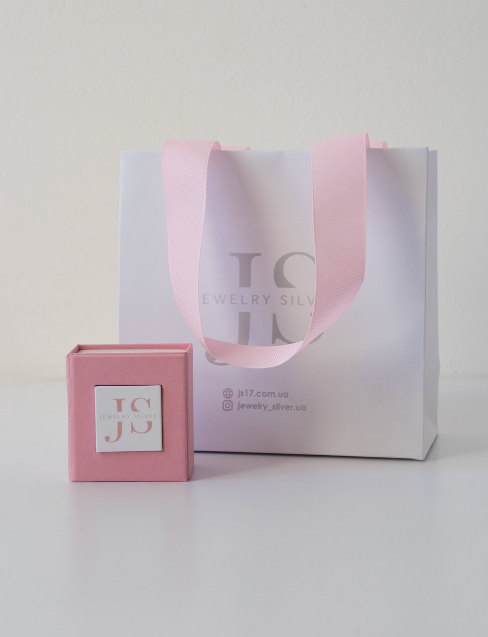 Маленька коробочка + Пакет