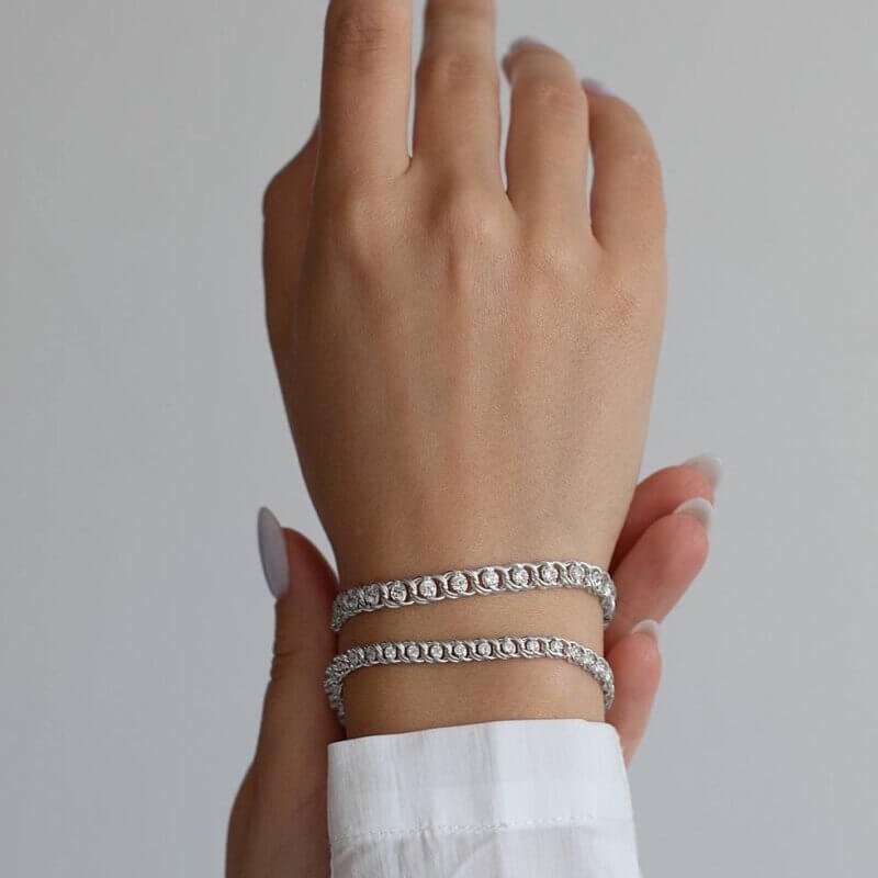 Срібний браслет з камінцями