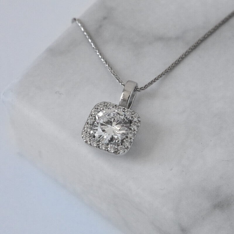 Срібний підвіс квадратної форми