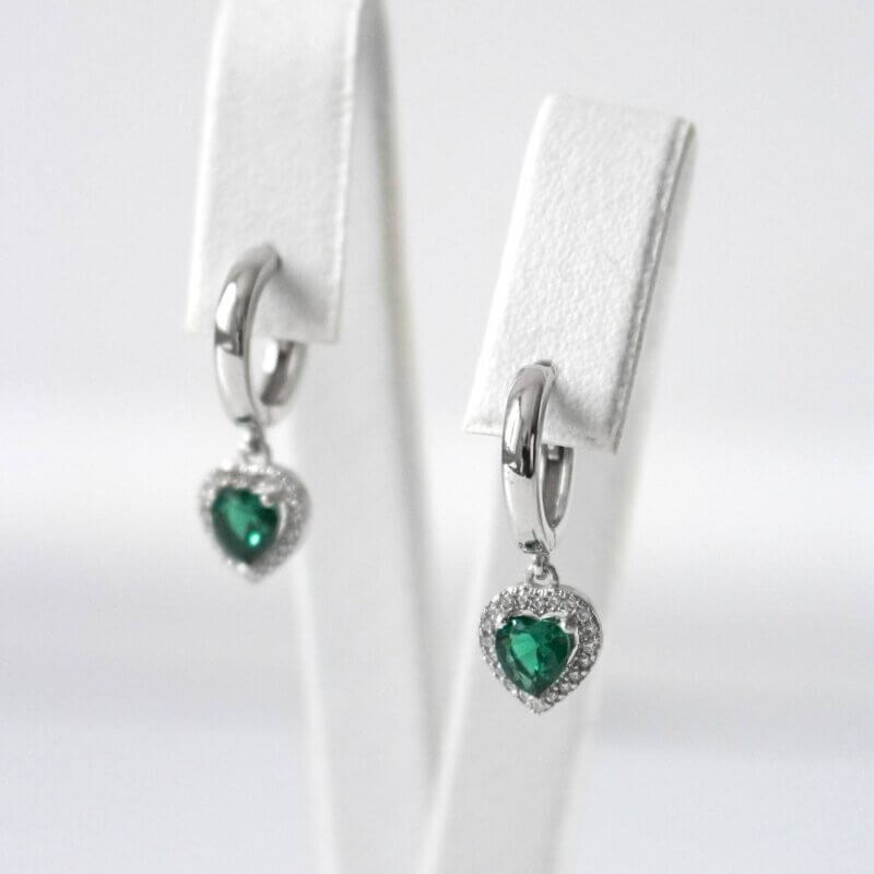 Срібні сережки Серця з зеленим камінцем